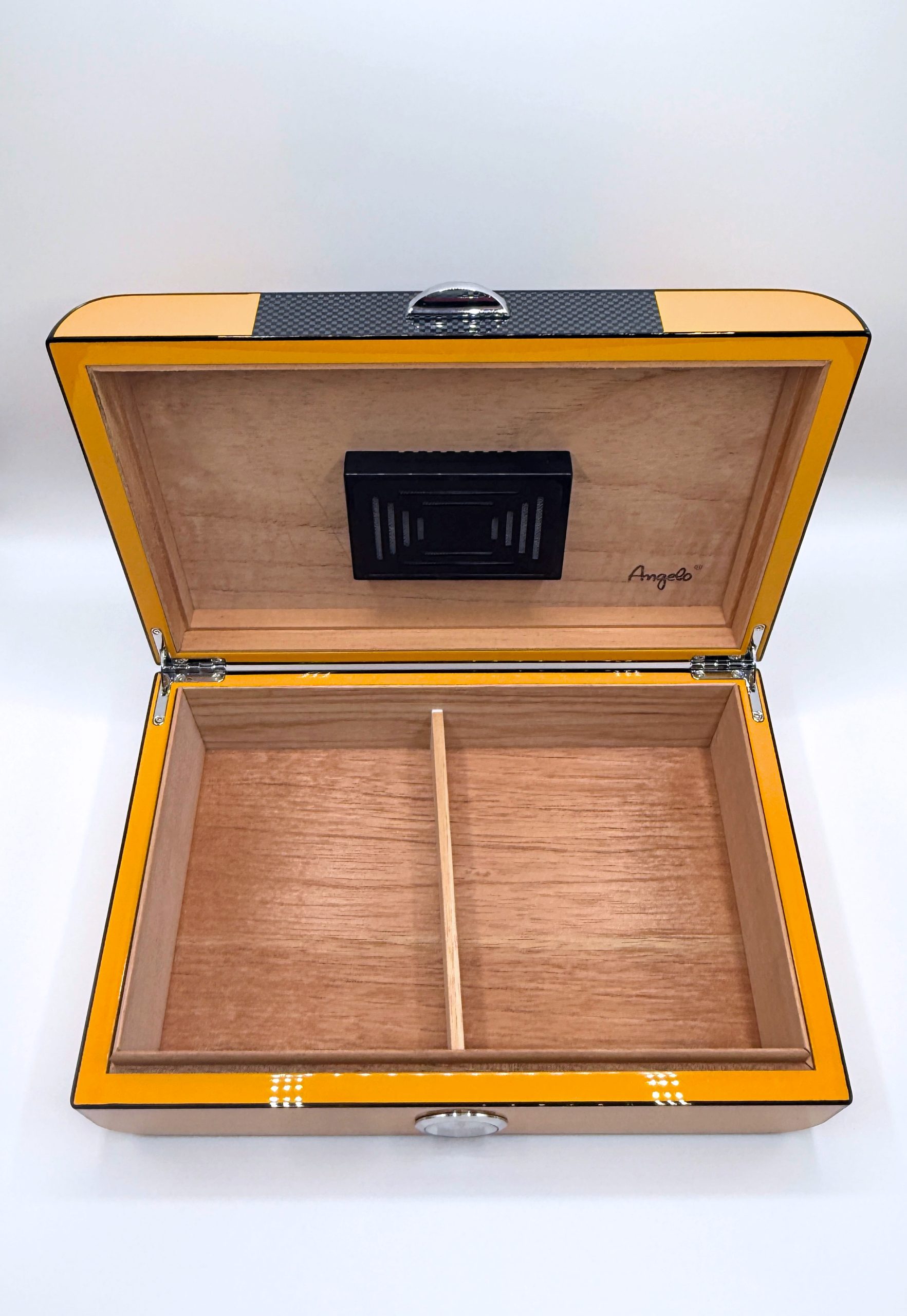 Humidor Brebbia laccato giallo